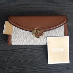 Michael Kors wallet